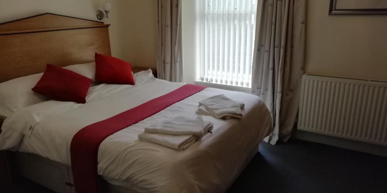 The Hope And Anchor Hotell Goodwick Exteriör bild